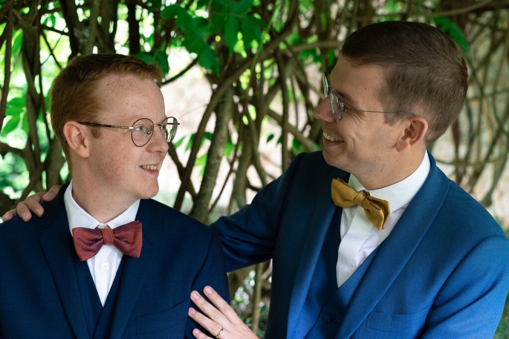 Le mariage chic de Matthieu et Vincent avec une cérémonie laïque célébrée par Fabiola - Wedding by Fabiola
